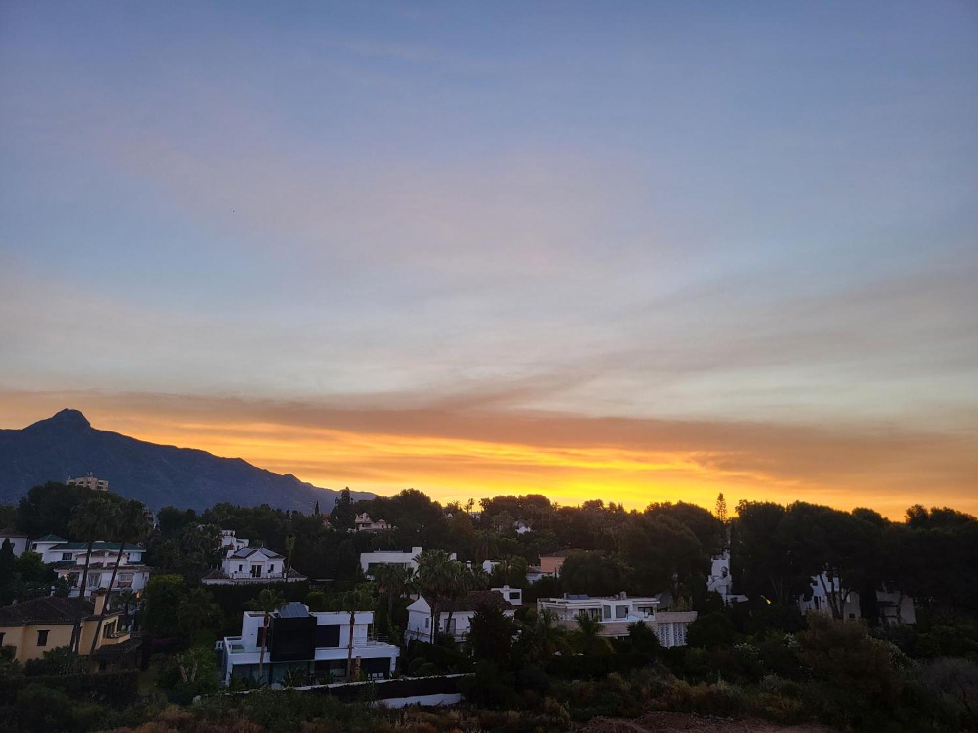 Duplex Penthouse Casa M3 Walking Distance Puerto Banus Appartement *